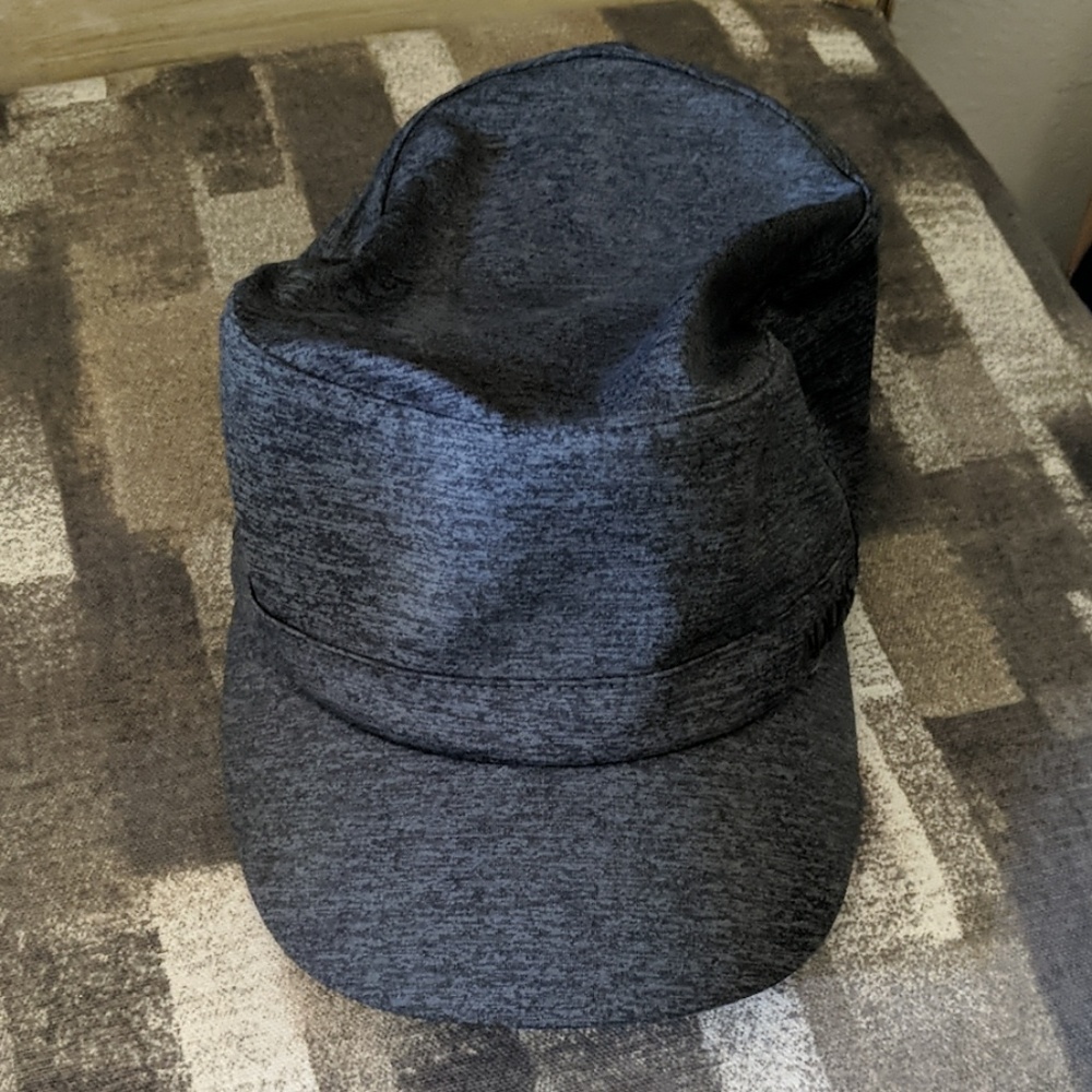 Adidas dark gray cap